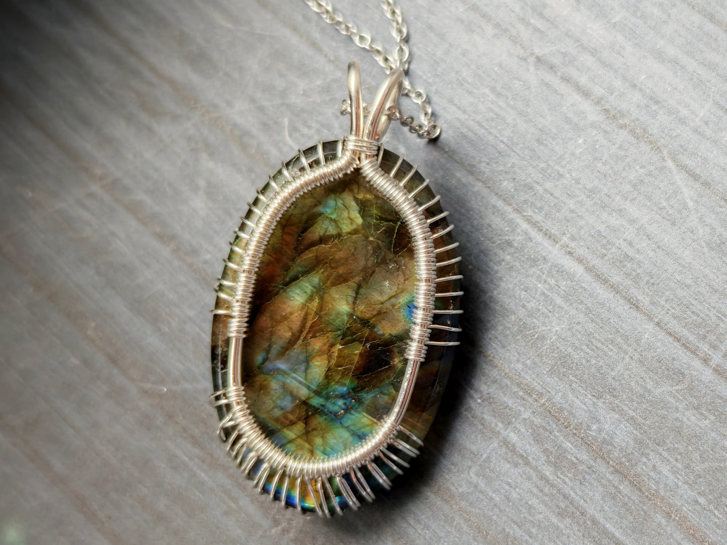 Tree pendant with a labradorite gemstone