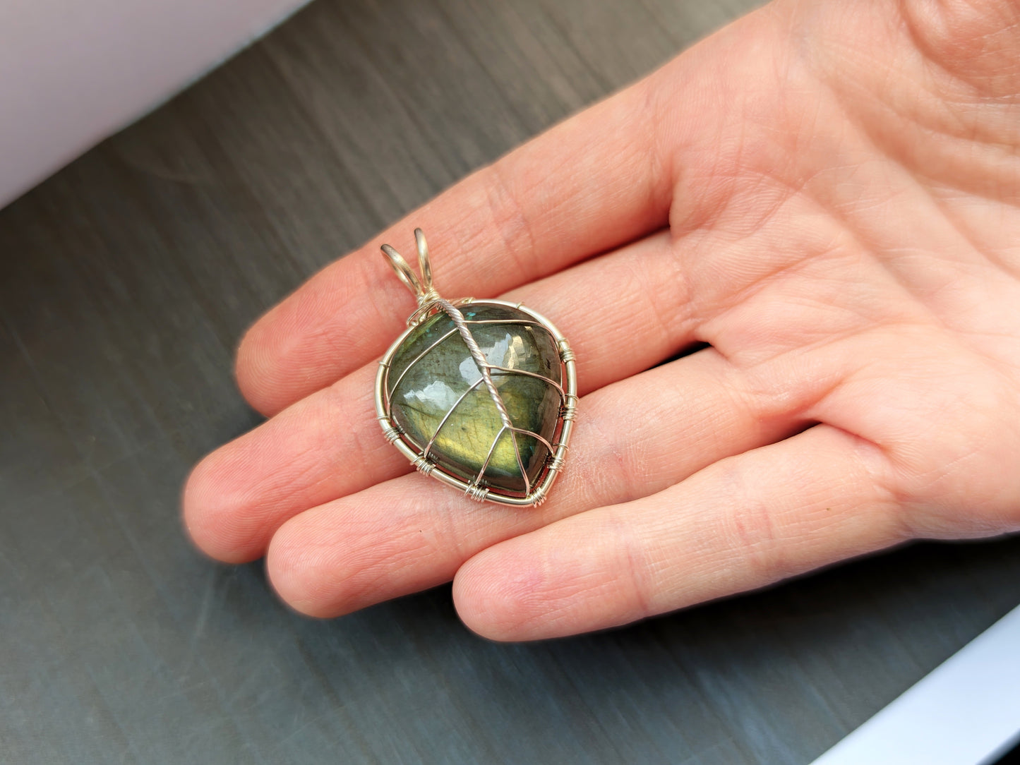 Leaf pendant with a labradorite gemstone
