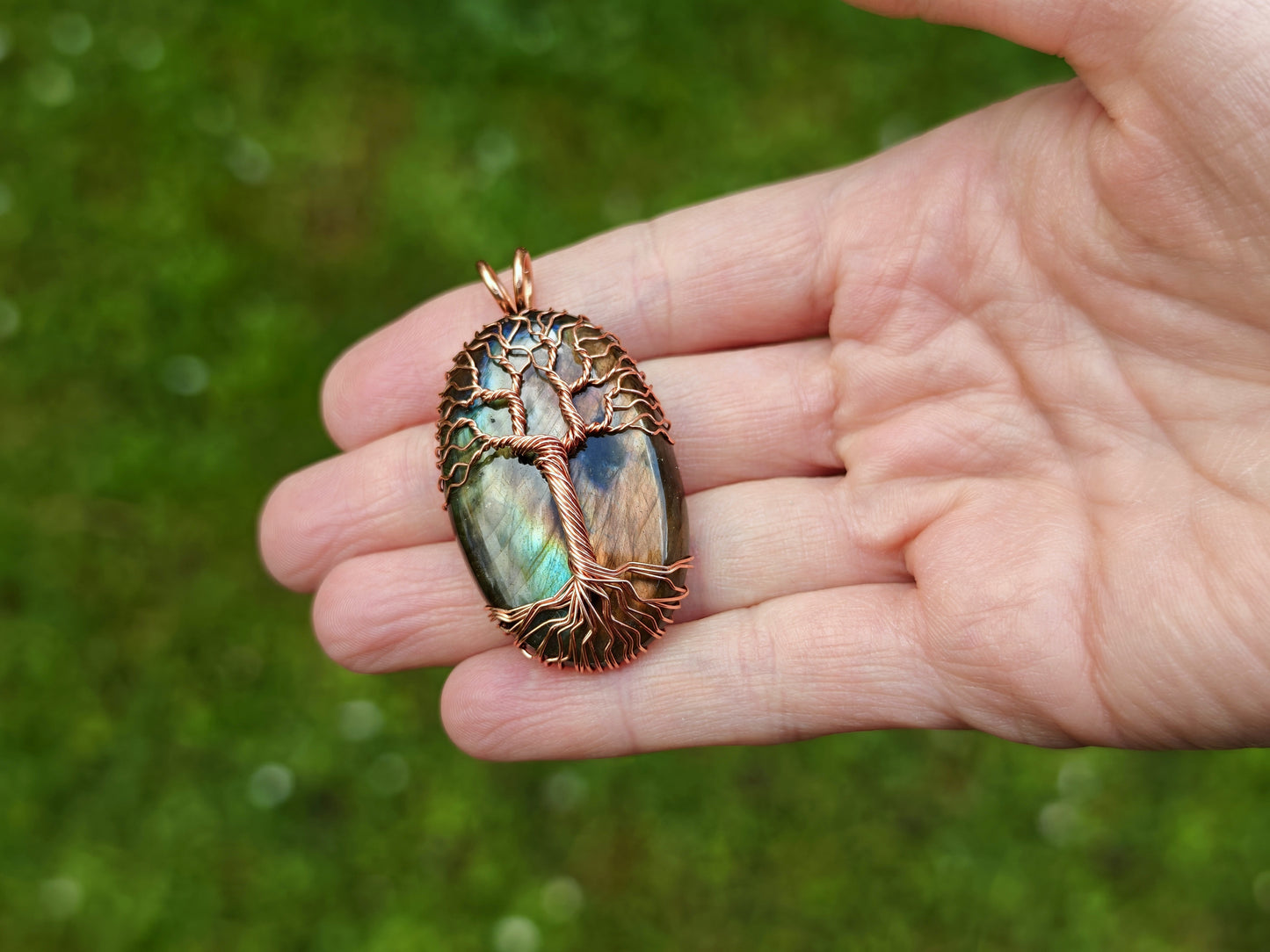 Tree pendant with a labradorite gemstone