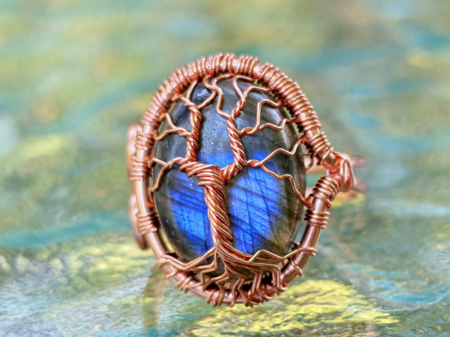 Tree ring with a labradorite gemstone