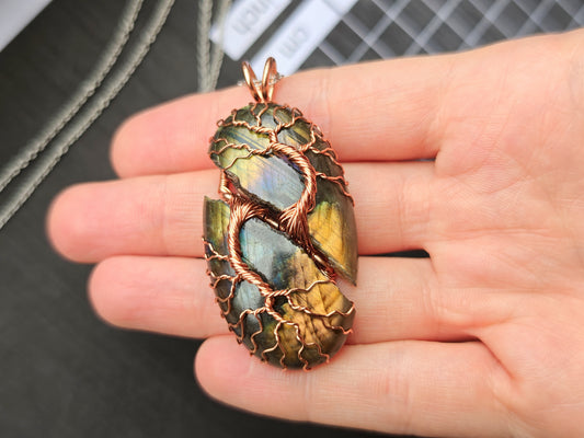 Tree pendant with a broken labradorite gemstone