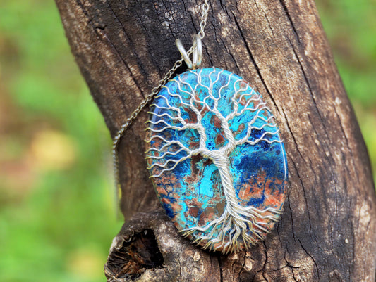 Tree pendant with a shattuckite gemstone