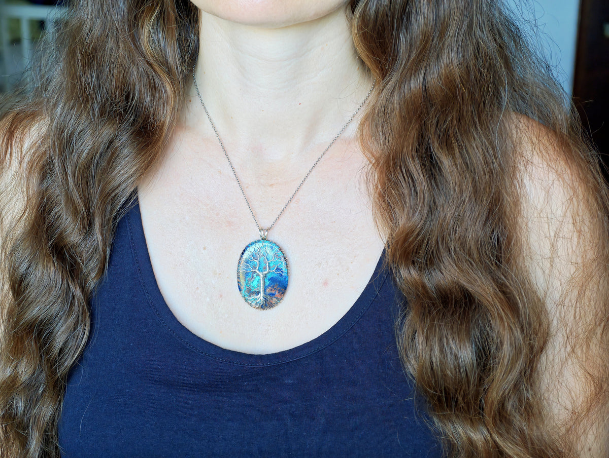 Tree pendant with a shattuckite gemstone