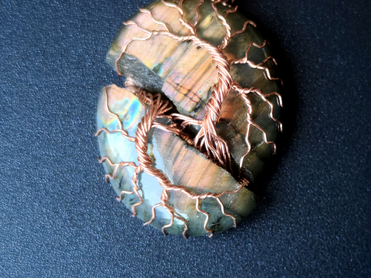 Tree pendant with a broken labradorite gemstone