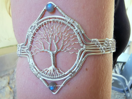 Tree arm ring with labradorite beads