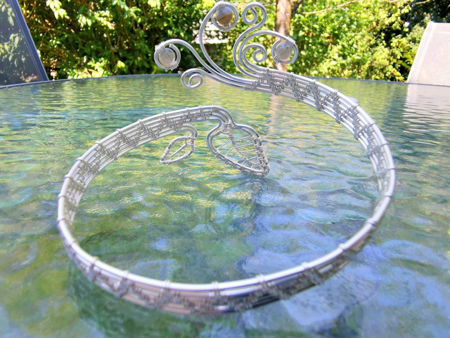 Leaf arm ring with labradorite beads