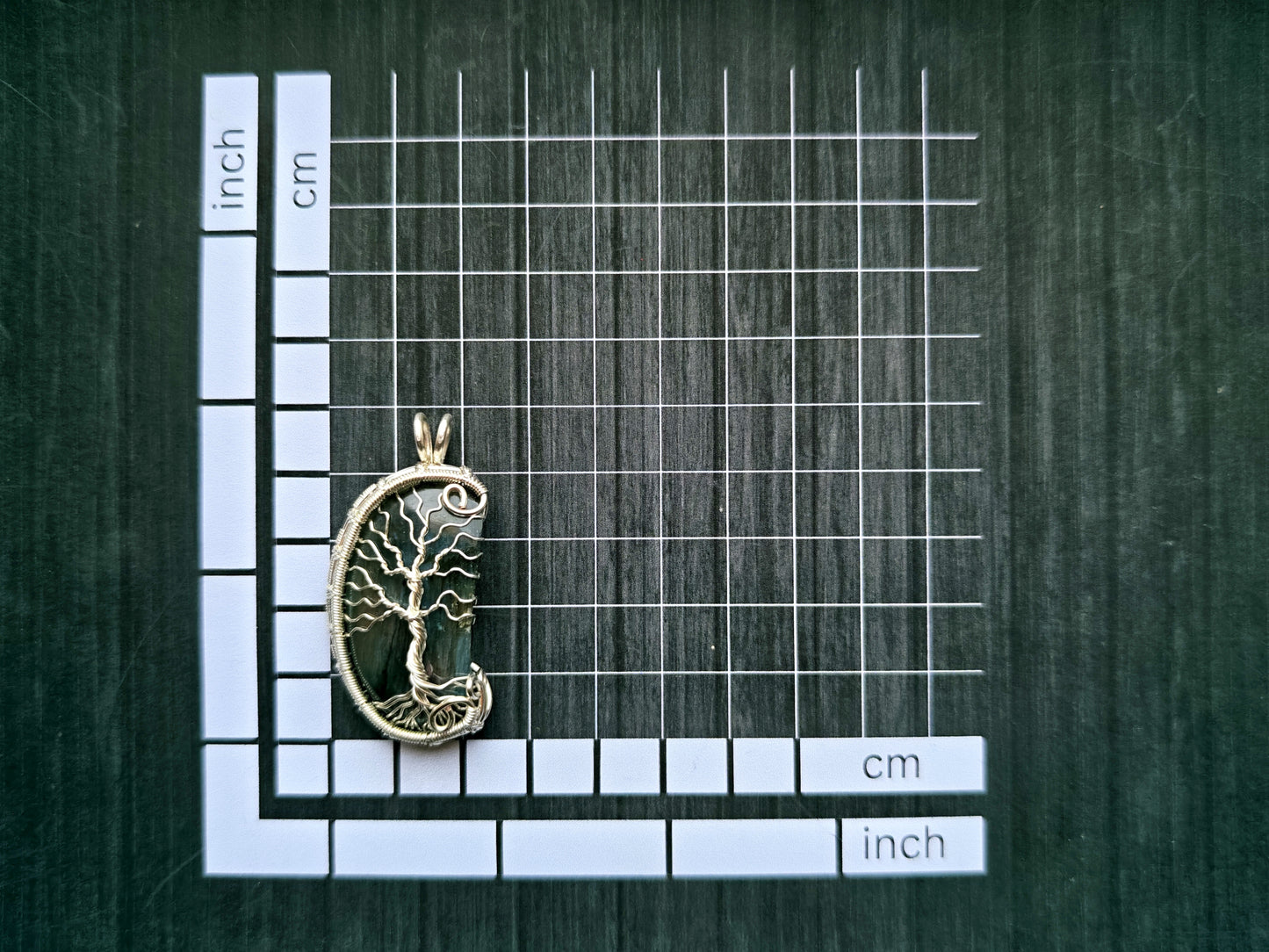 Tree pendant with a broken labradorite gemstone