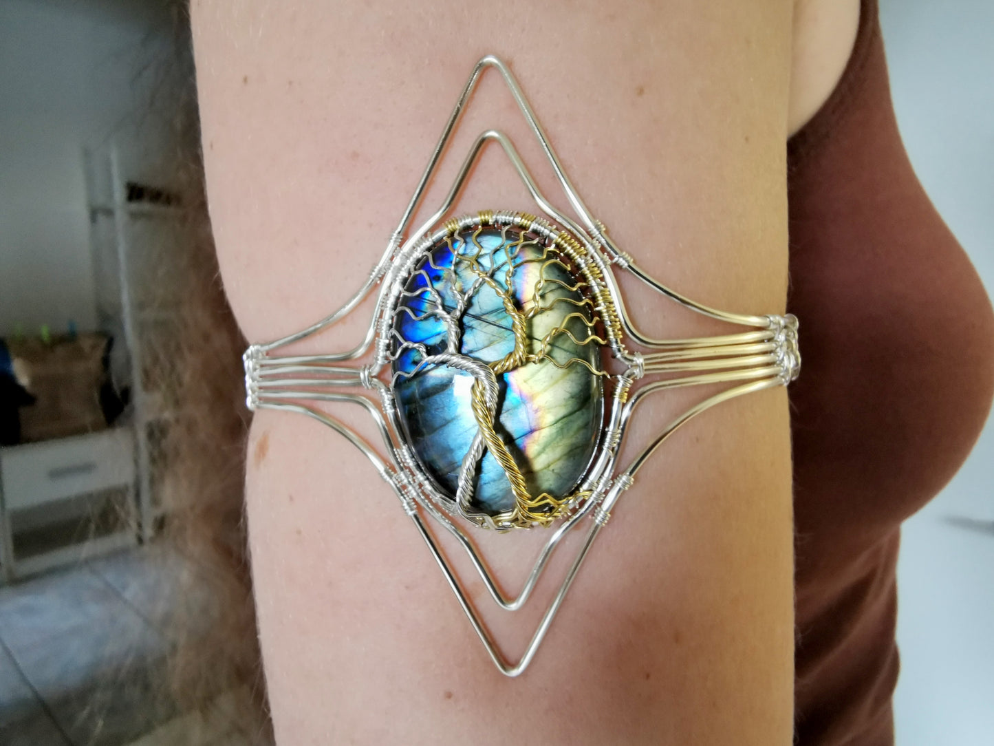 Fantasy inspired arm ring with a labradorite gemstone