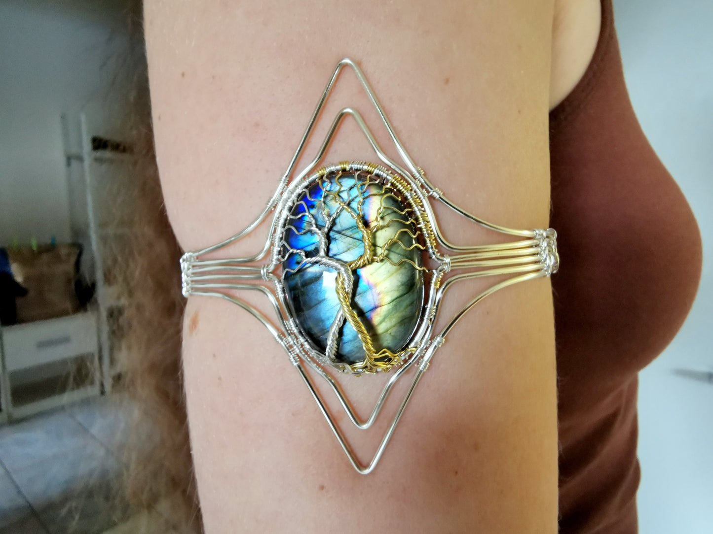 Fantasy inspired arm ring with a labradorite gemstone