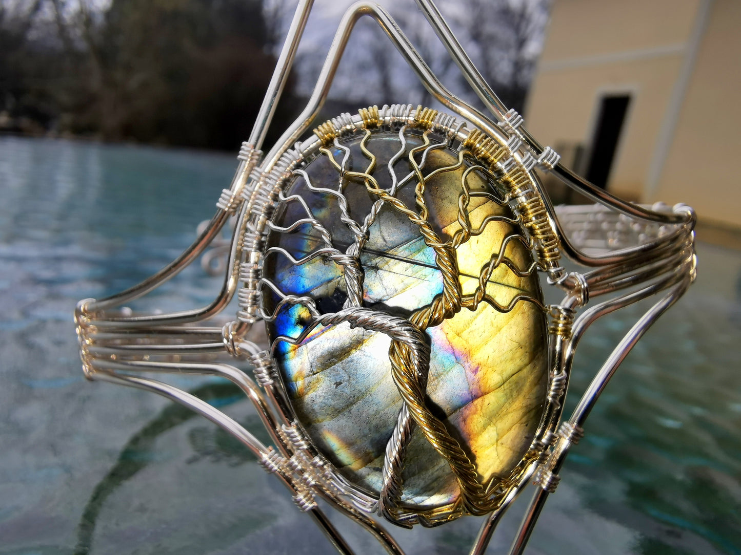 Fantasy inspired arm ring with a labradorite gemstone