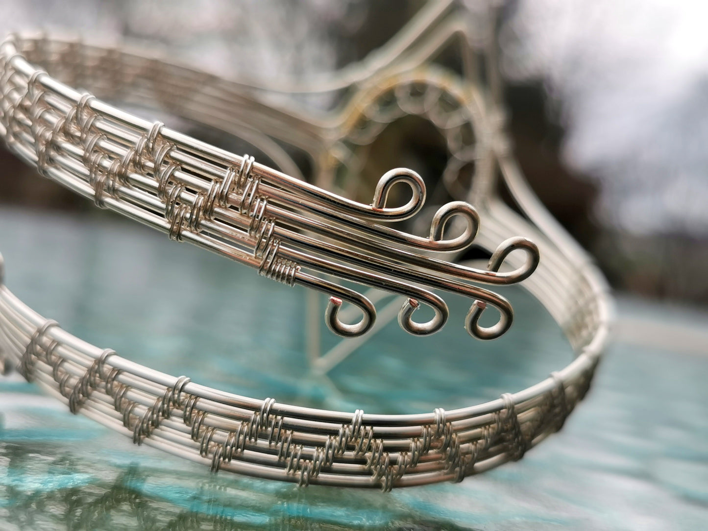 Fantasy inspired arm ring with a labradorite gemstone