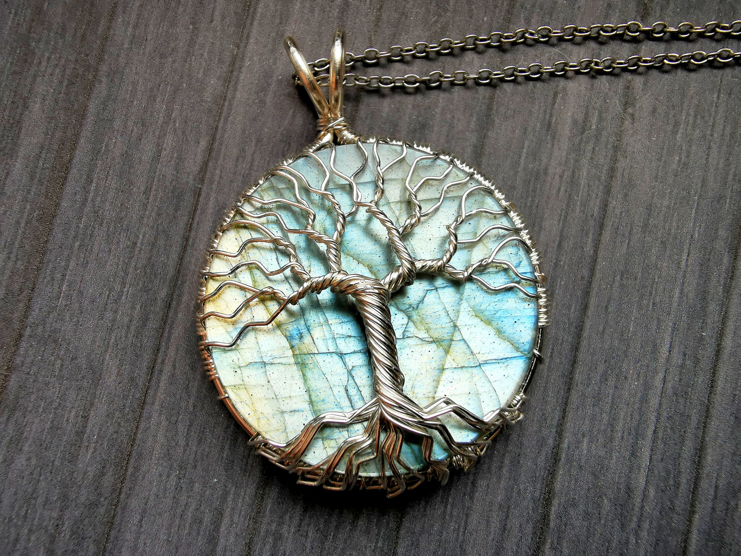 Tree pendant with a labradorite gemstone