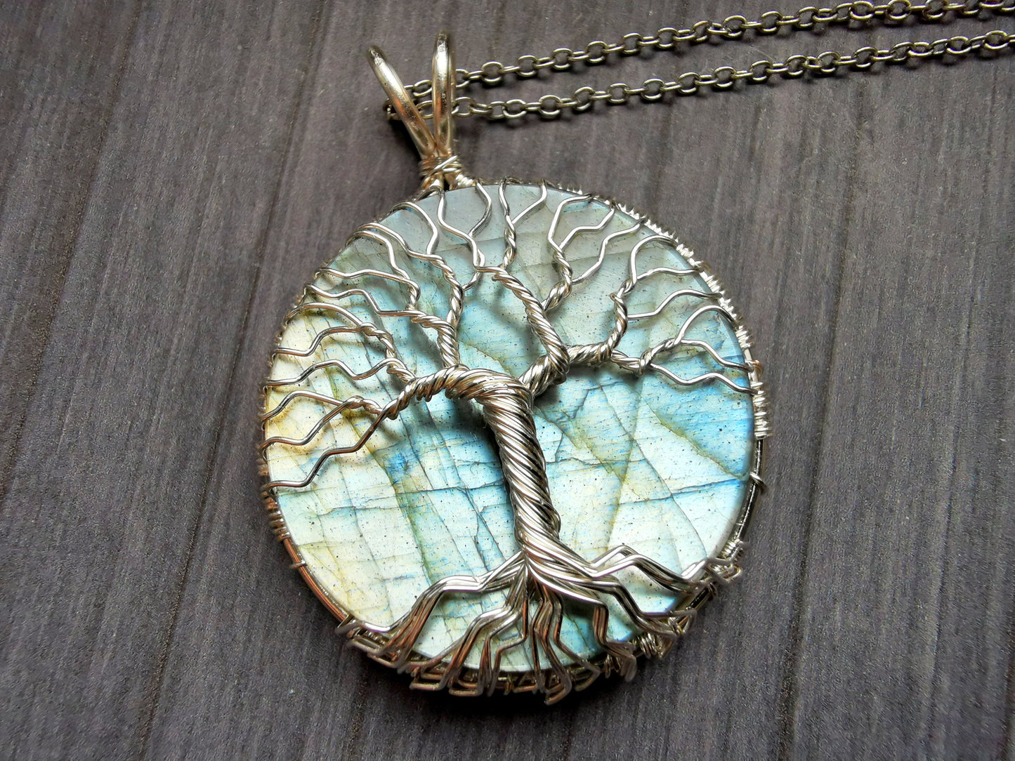 Tree pendant with a labradorite gemstone