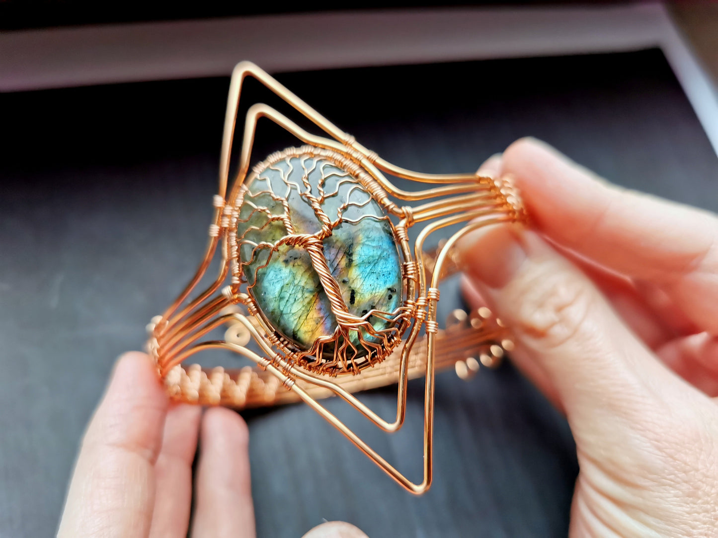 Tree arm ring with a labradorite gemstone