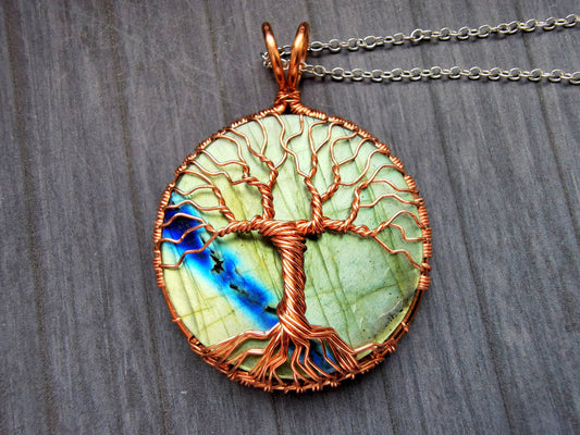 Tree pendant with a labradorite gemstone