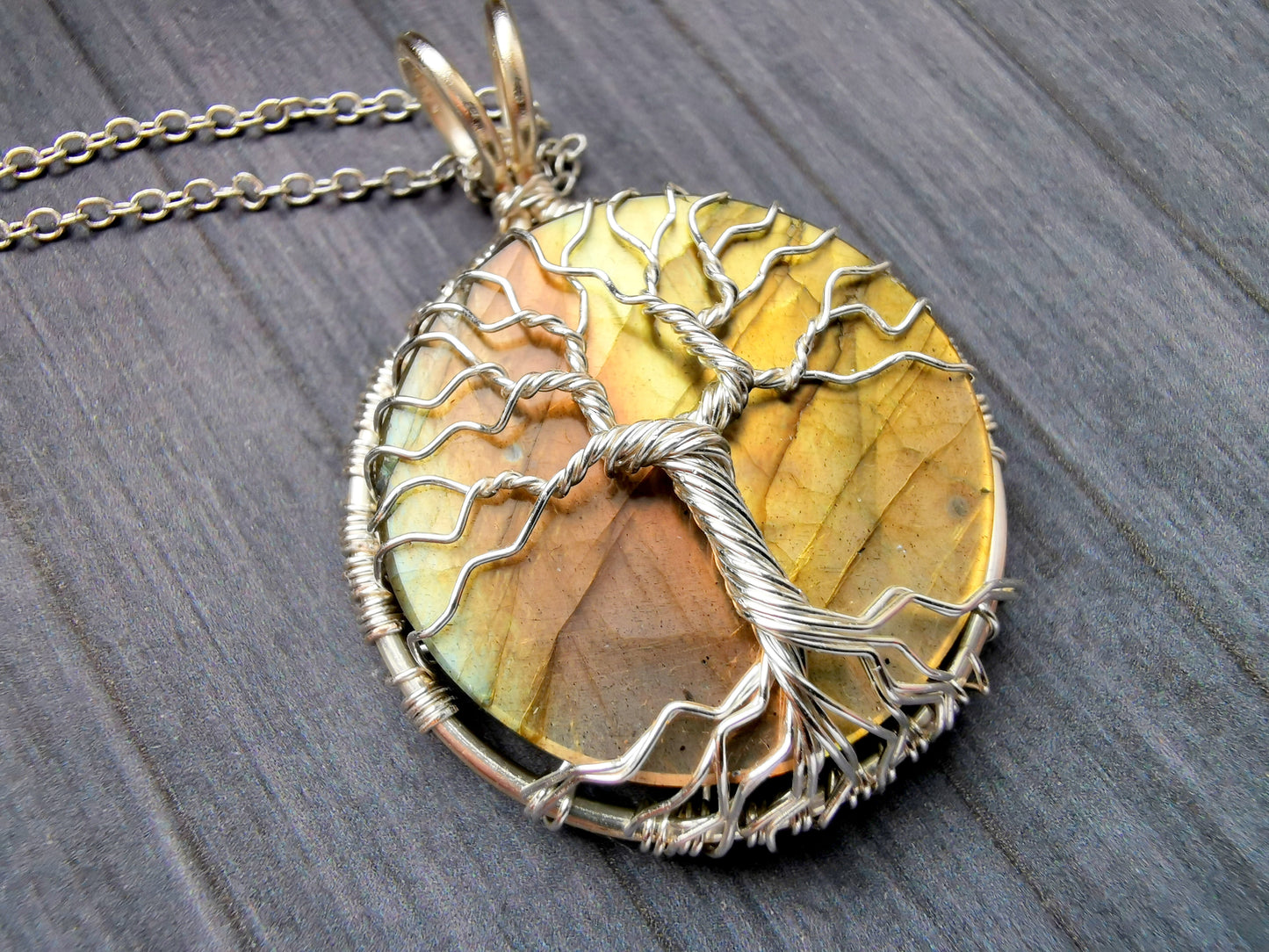 Tree pendant with a labradorite gemstone