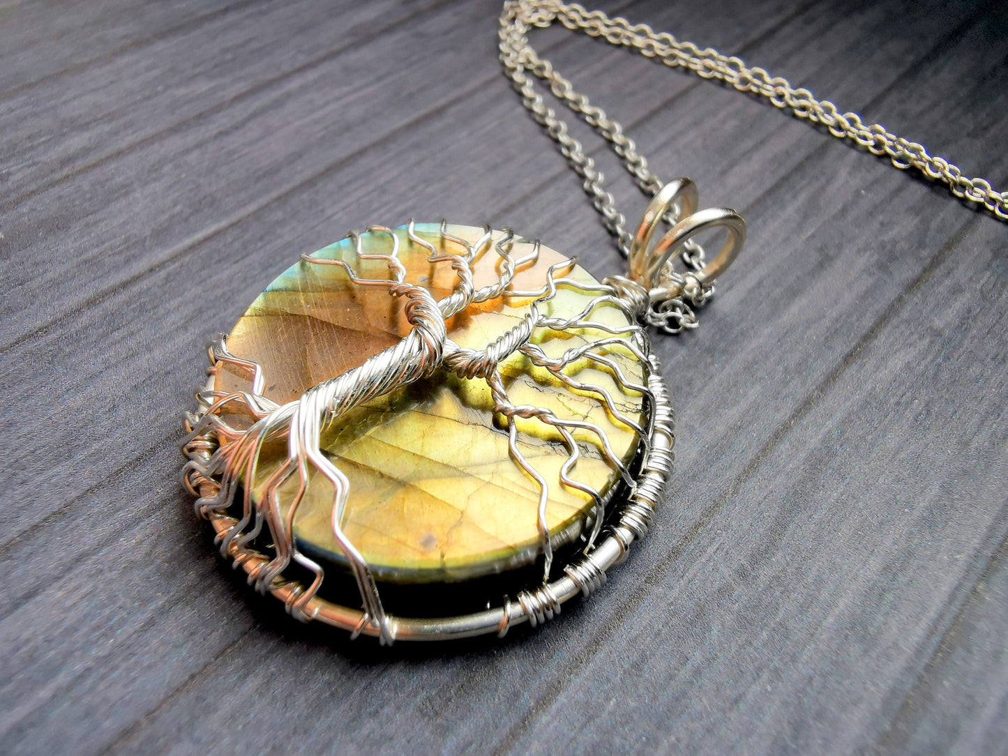 Tree pendant with a labradorite gemstone