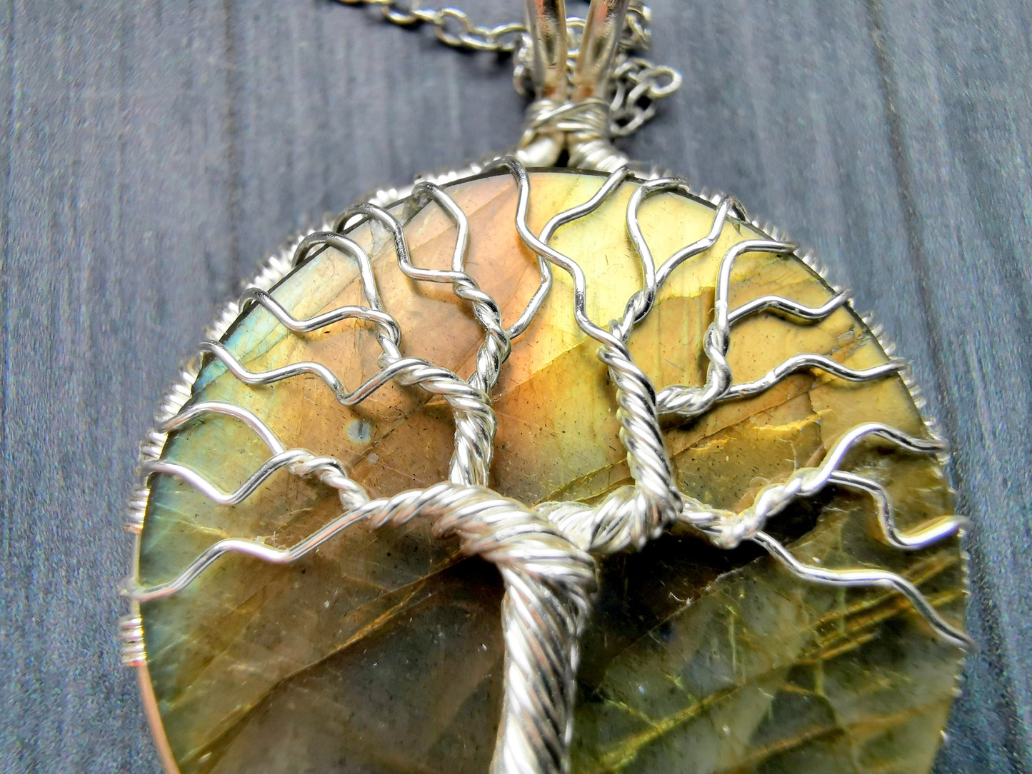 Tree pendant with a labradorite gemstone