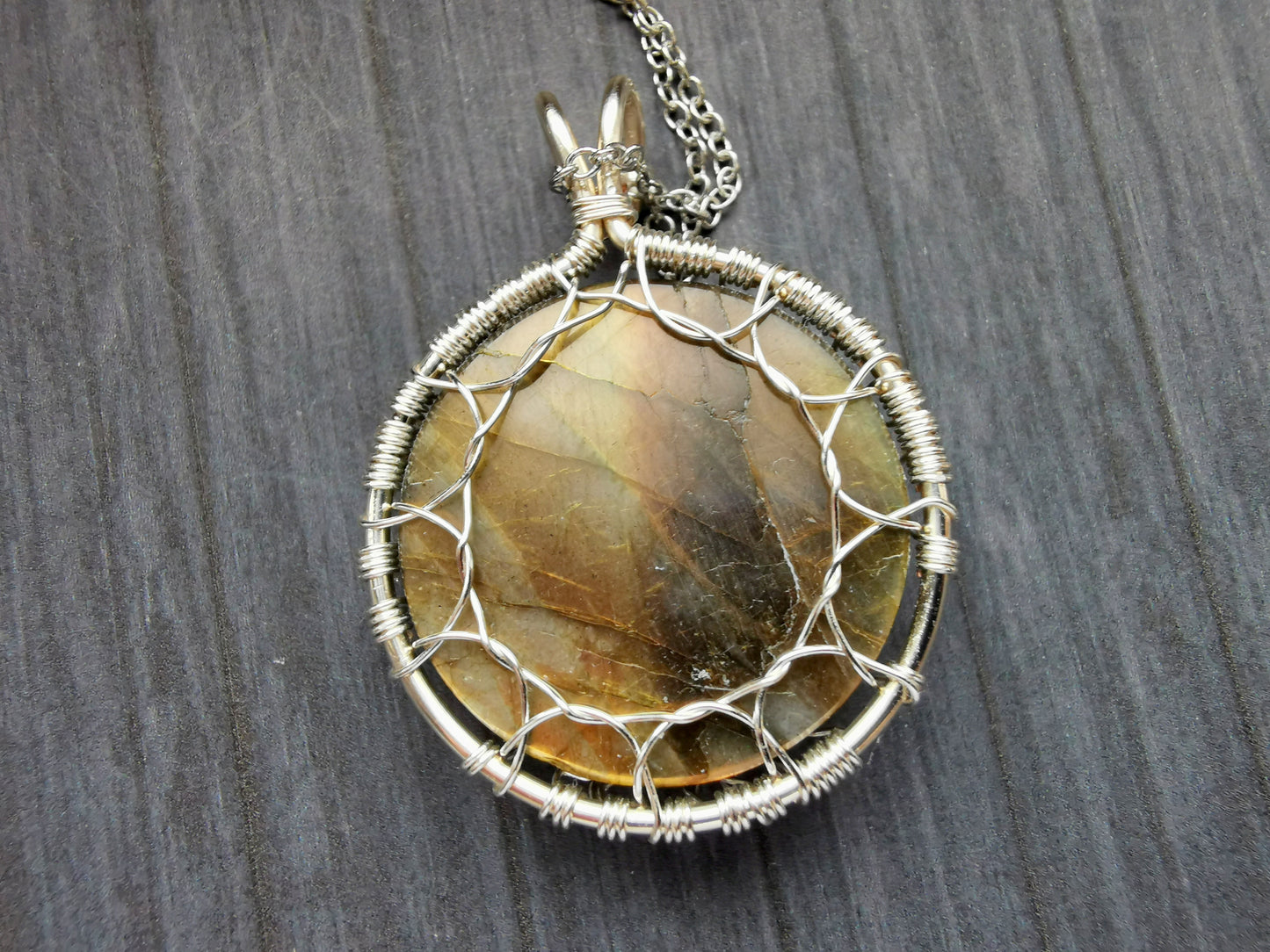 Tree pendant with a labradorite gemstone