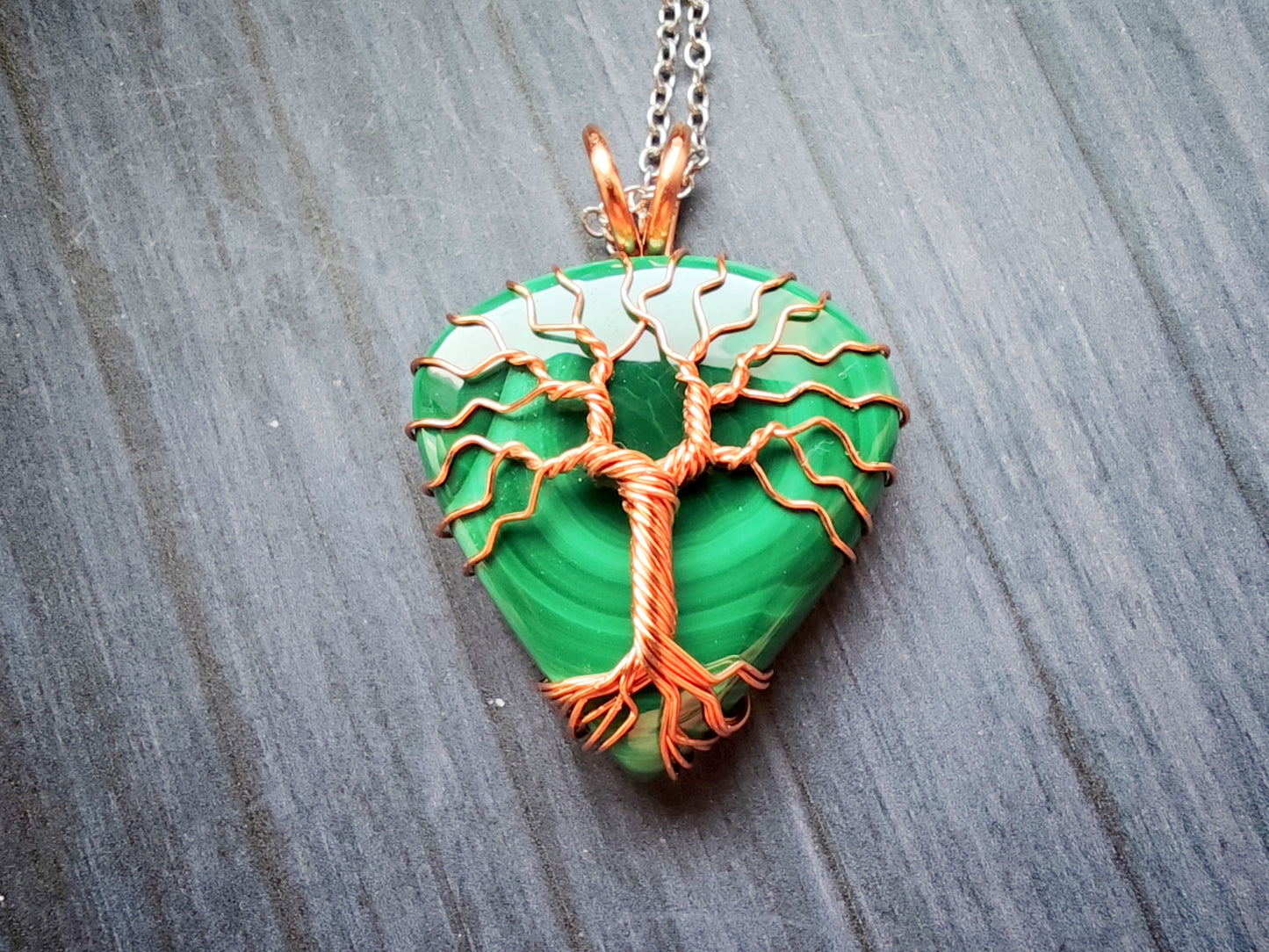 Tree pendant with a malachite gemstone