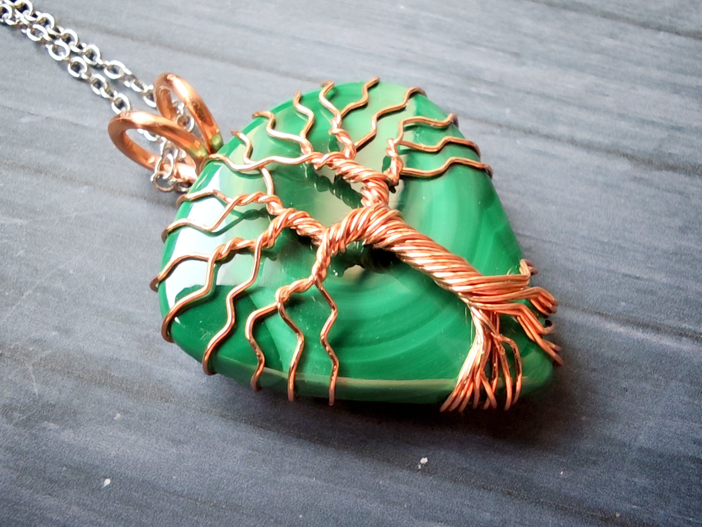 Tree pendant with a malachite gemstone