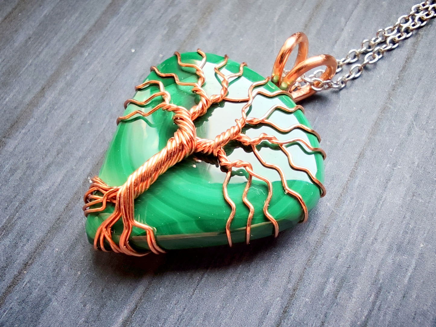 Tree pendant with a malachite gemstone