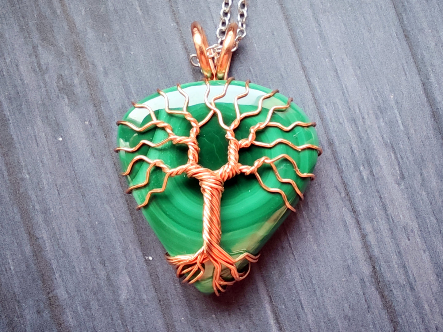 Tree pendant with a malachite gemstone