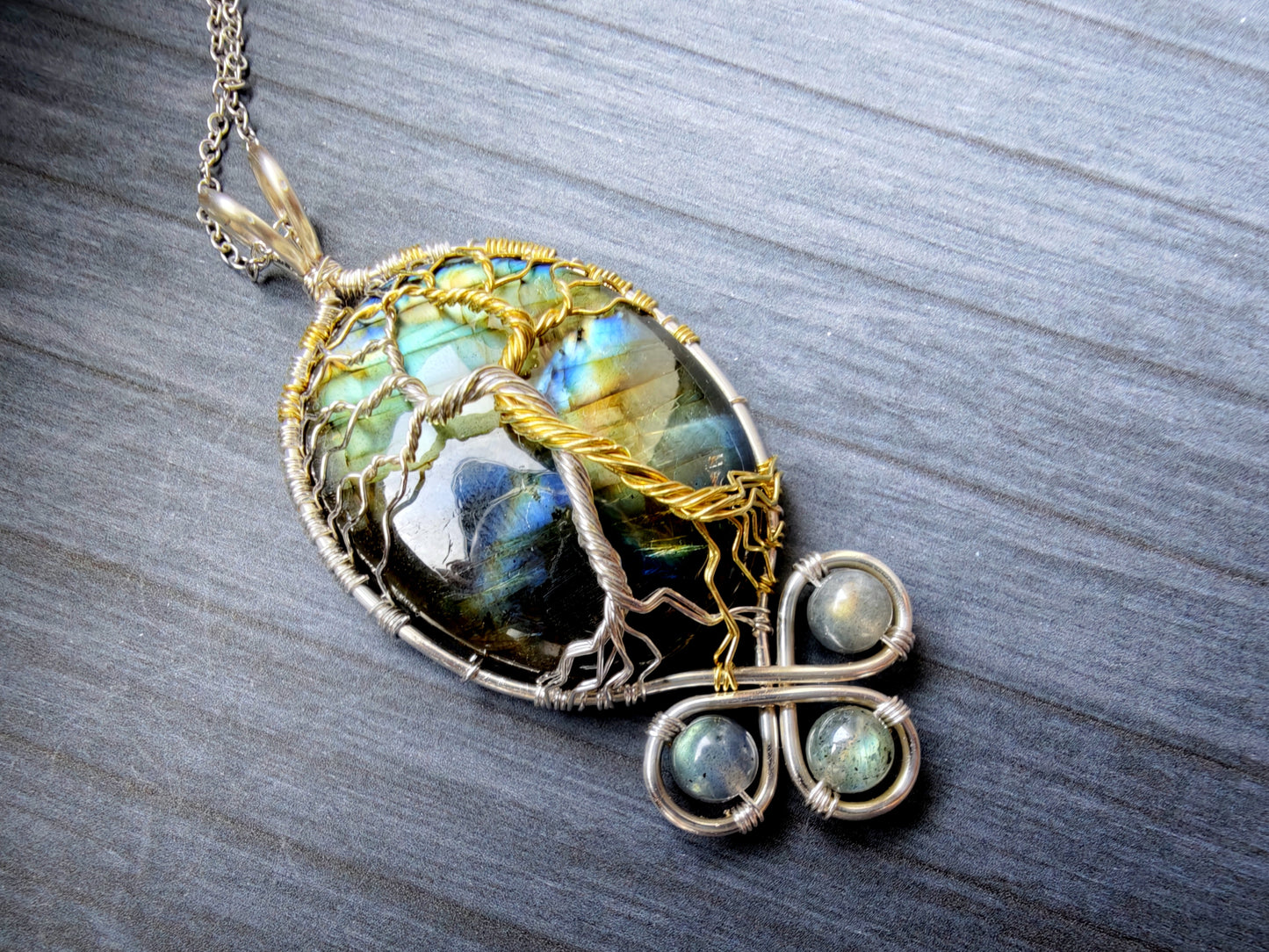 Fantasy inspired pendant: The Two Trees