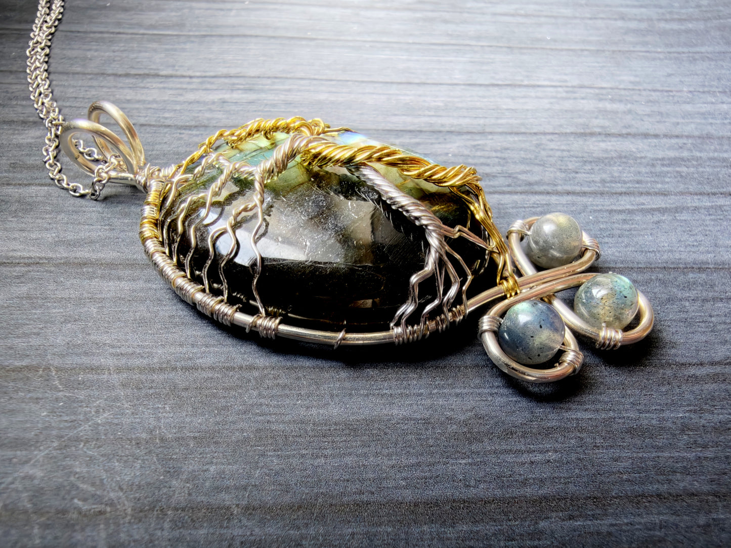 Fantasy inspired pendant: The Two Trees