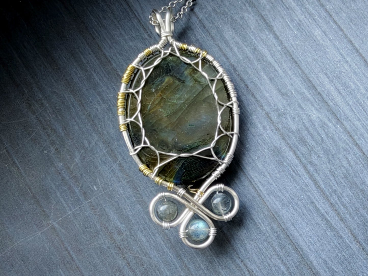 Fantasy inspired pendant: The Two Trees