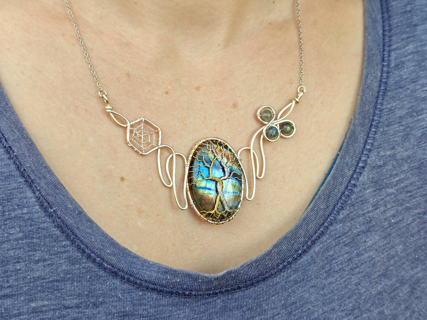 Fantasy inspired necklace: The Two Trees