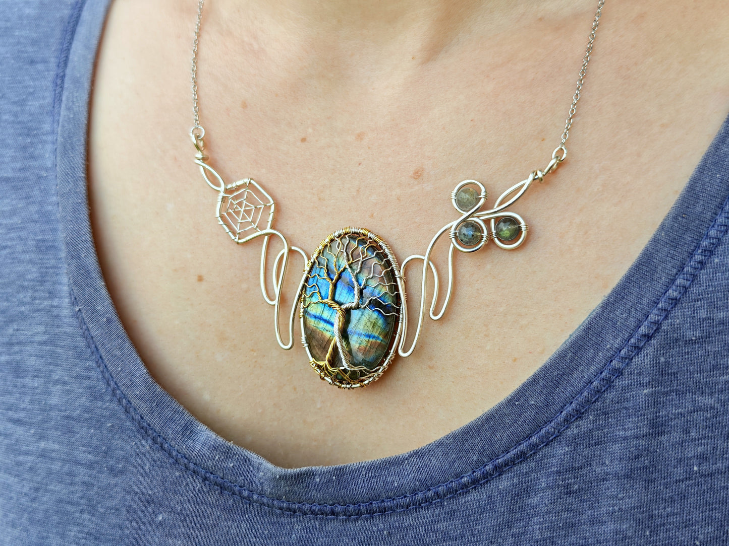 Fantasy inspired necklace: The Two Trees