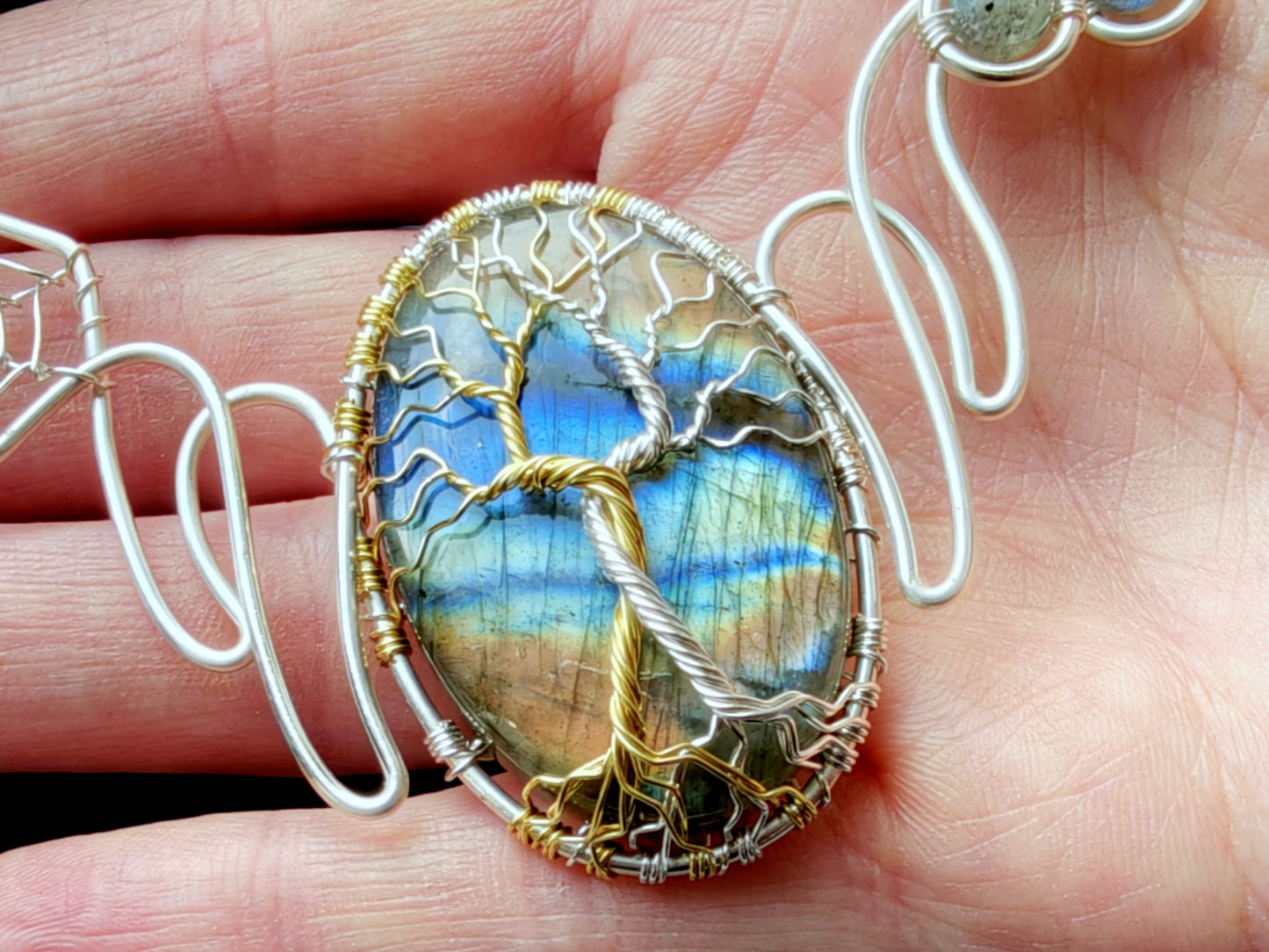 Fantasy inspired necklace: The Two Trees