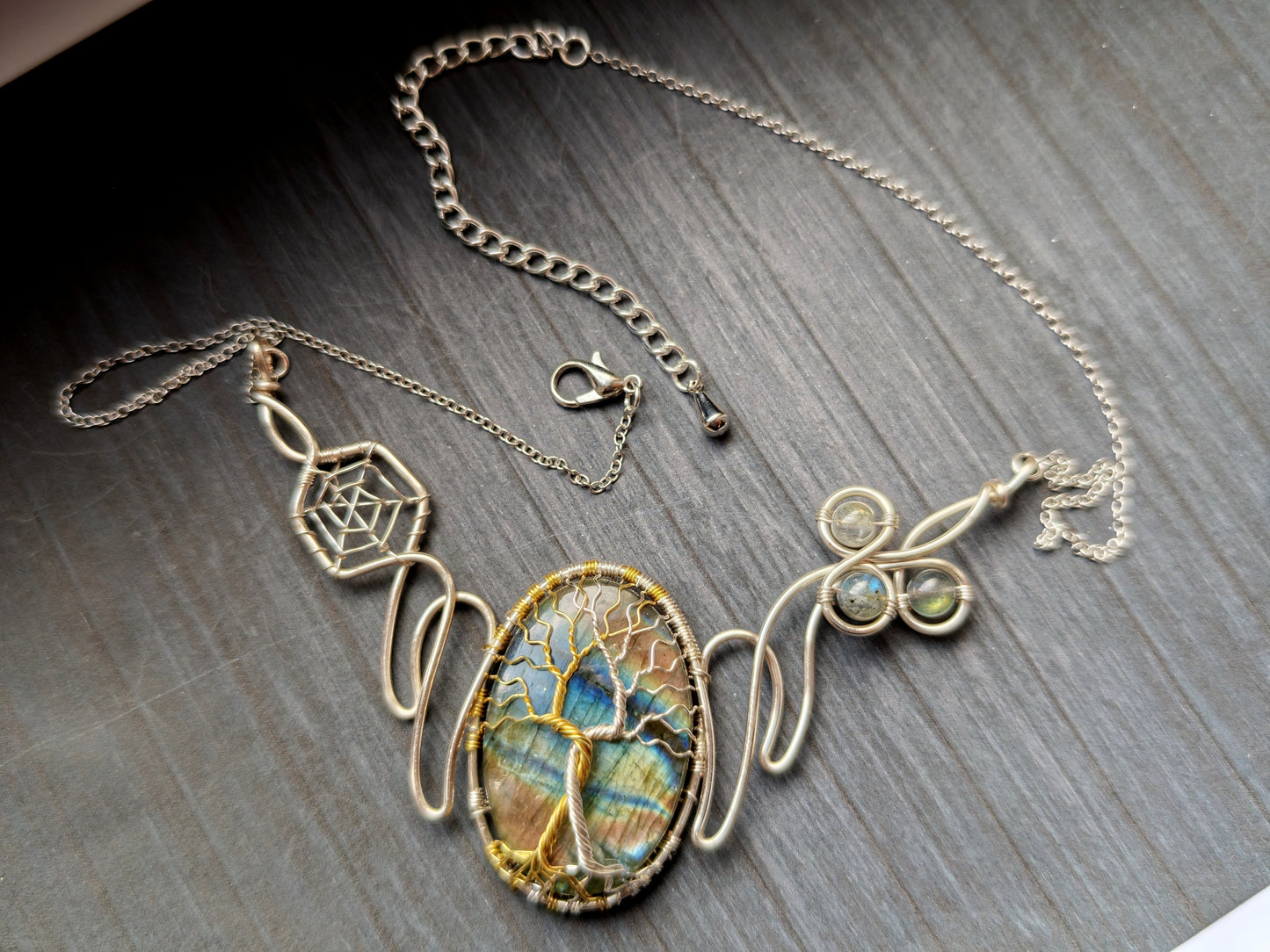 Fantasy inspired necklace: The Two Trees