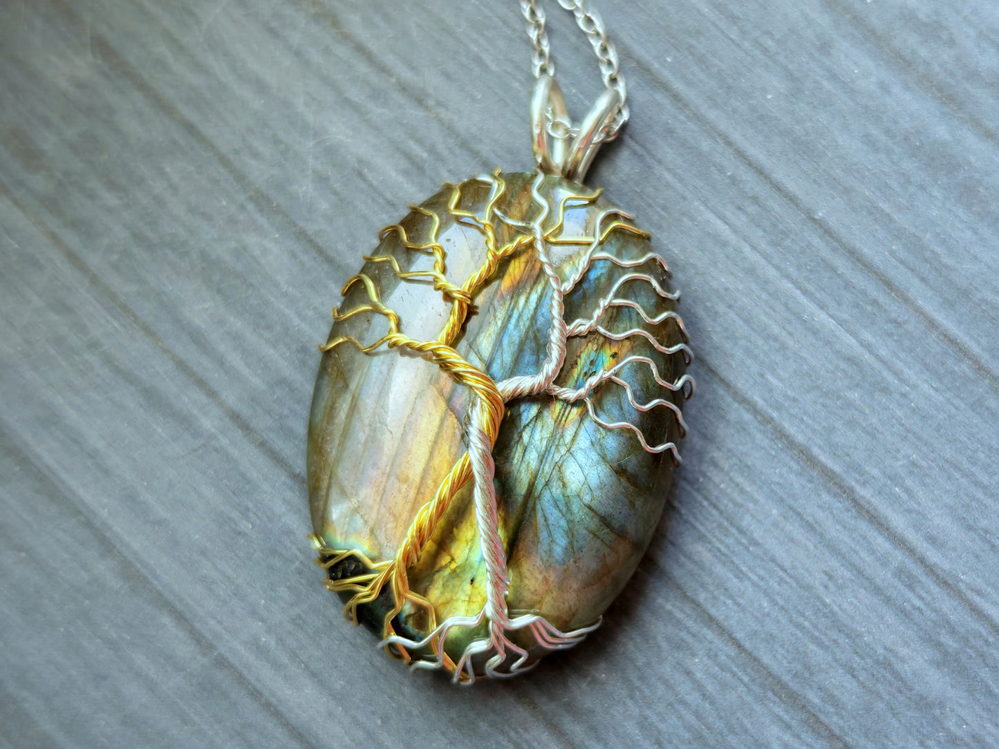 Fantasy inspired pendant: The Two Trees