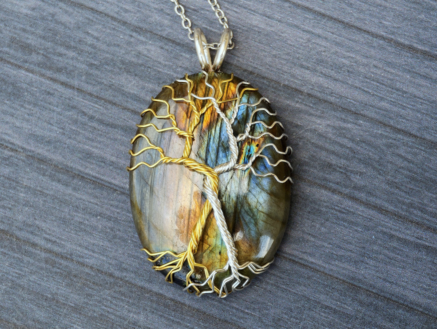 Fantasy inspired pendant: The Two Trees