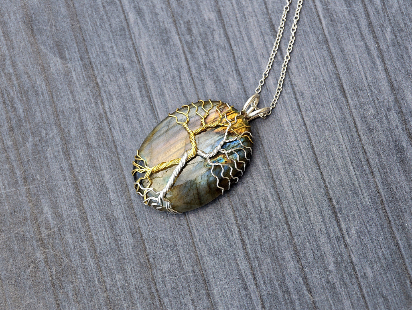 Fantasy inspired pendant: The Two Trees