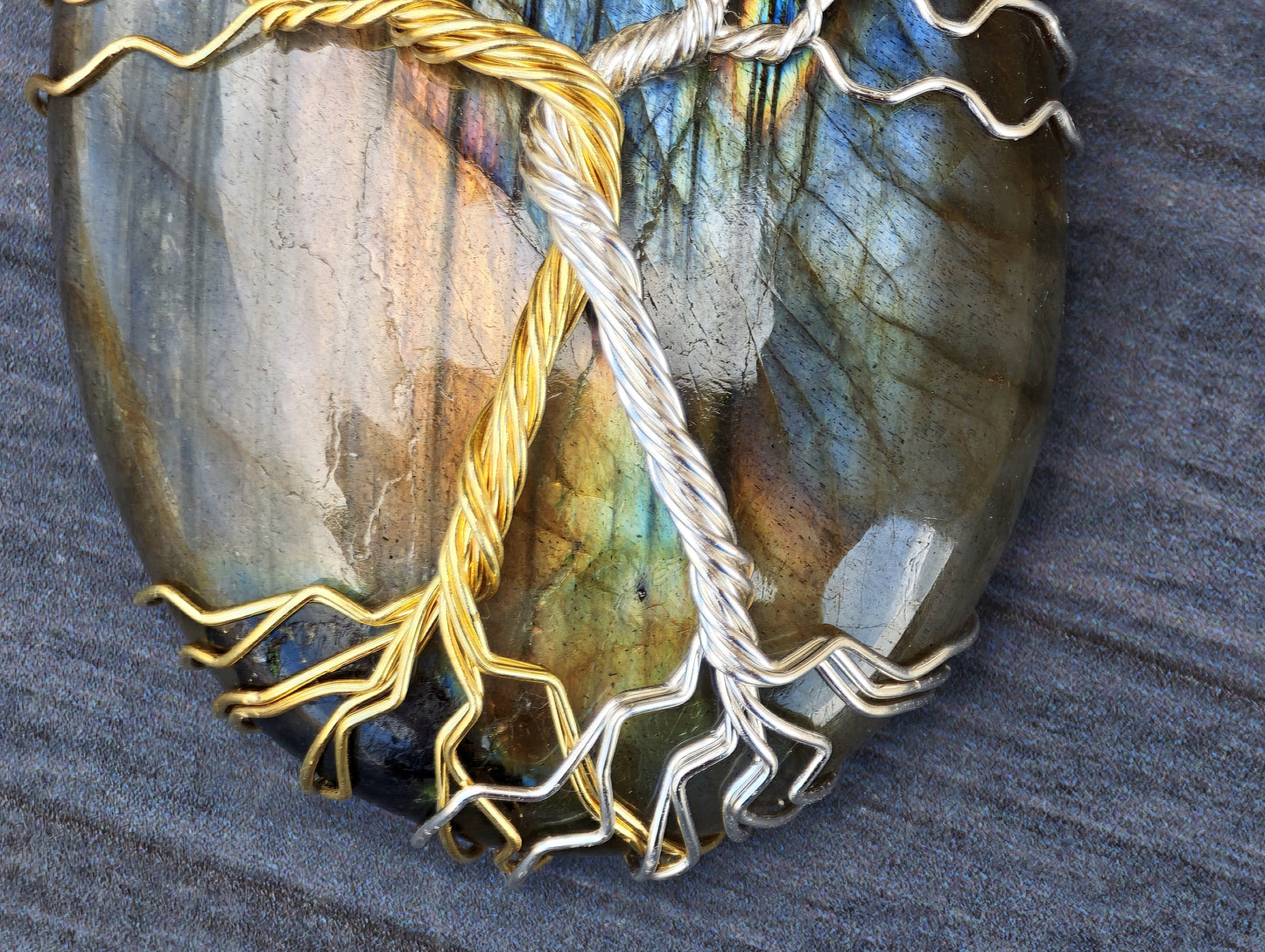 Fantasy inspired pendant: The Two Trees