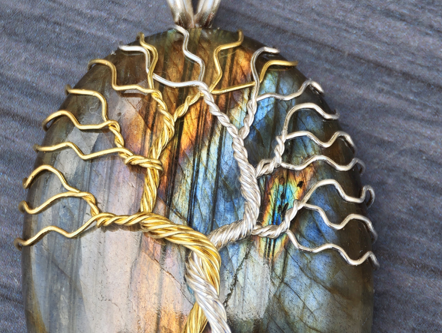 Fantasy inspired pendant: The Two Trees