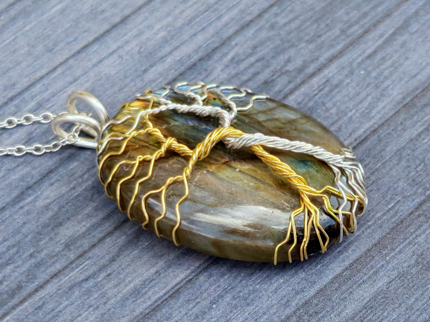 Fantasy inspired pendant: The Two Trees