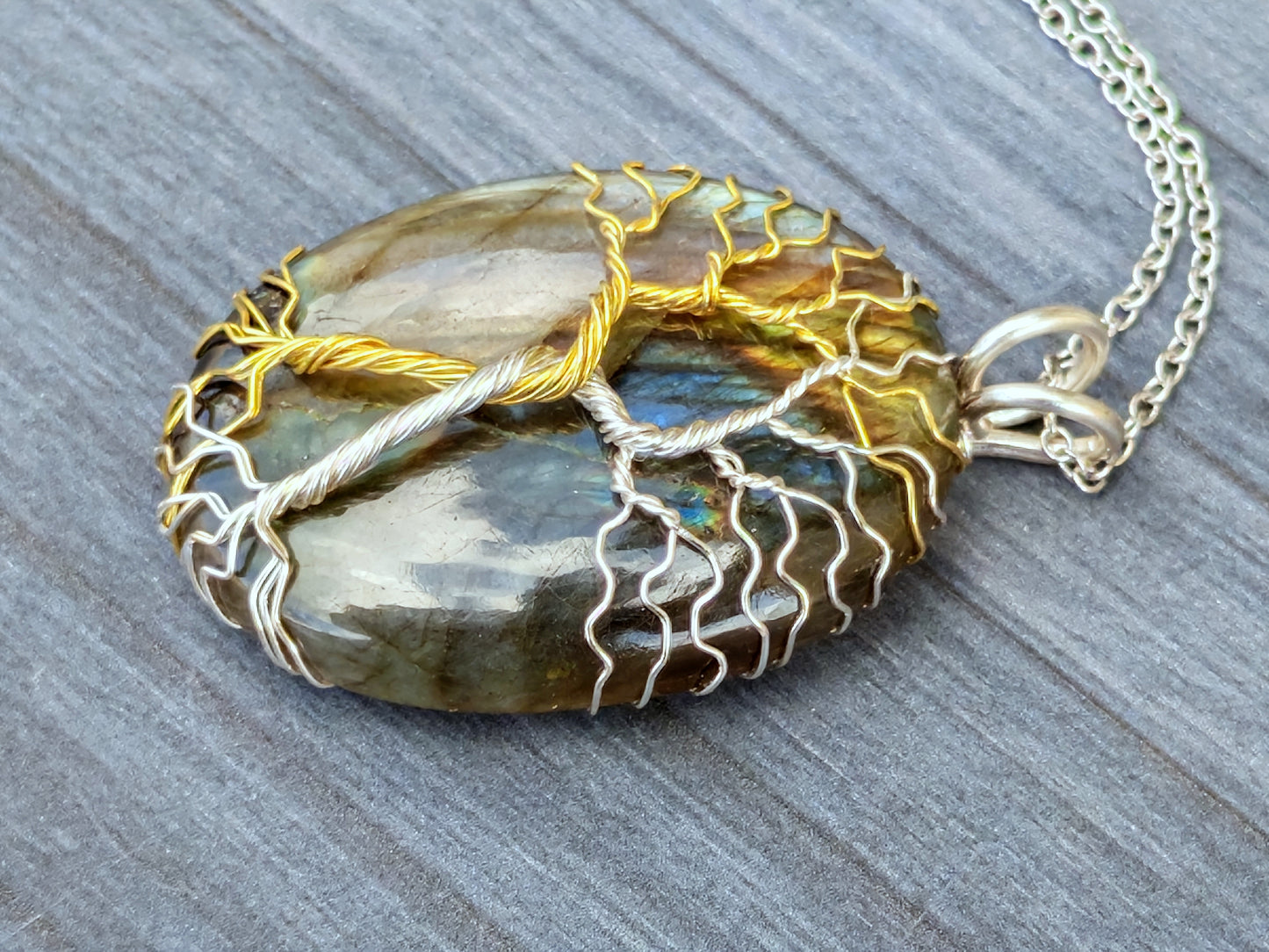 Fantasy inspired pendant: The Two Trees