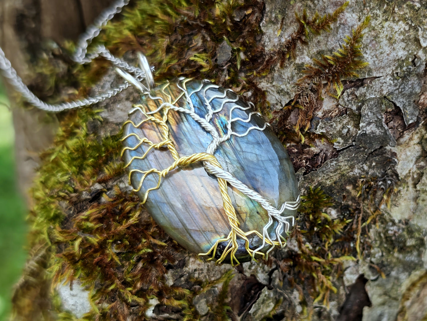 Fantasy inspired pendant: The Two Trees