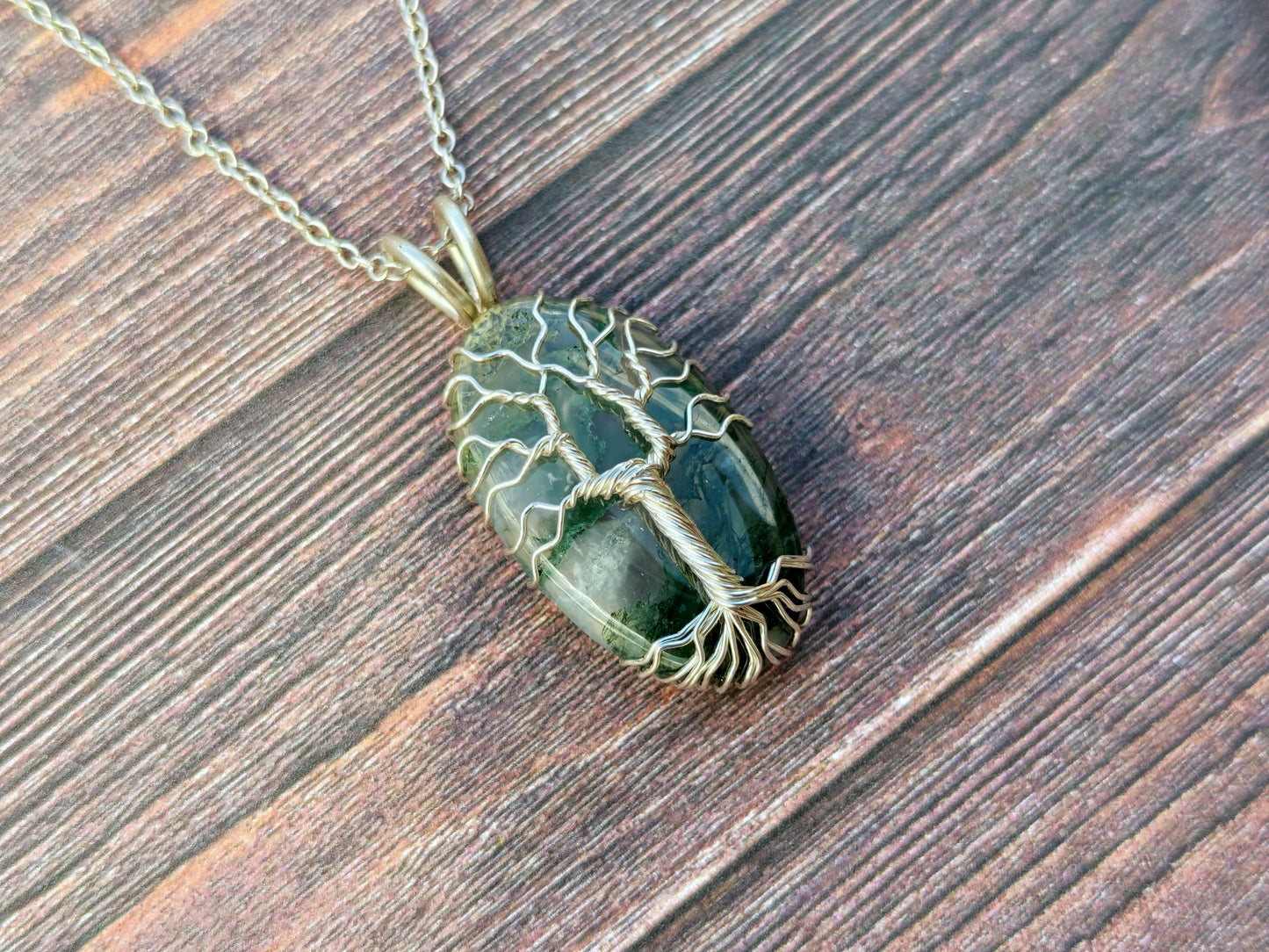 Tree pendant with a moss agate gemstone