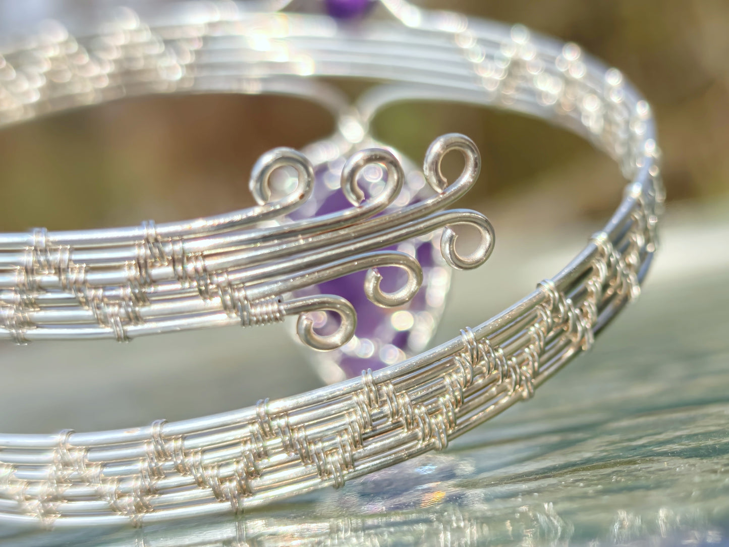 Leaf arm ring with amethyst gemstones