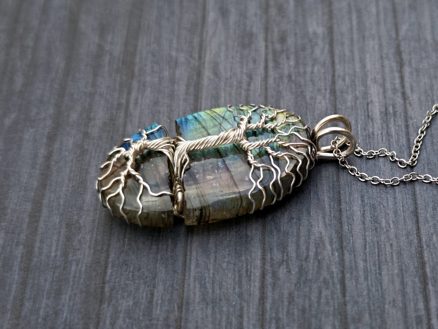 Tree pendant with a broken labradorite gemstone