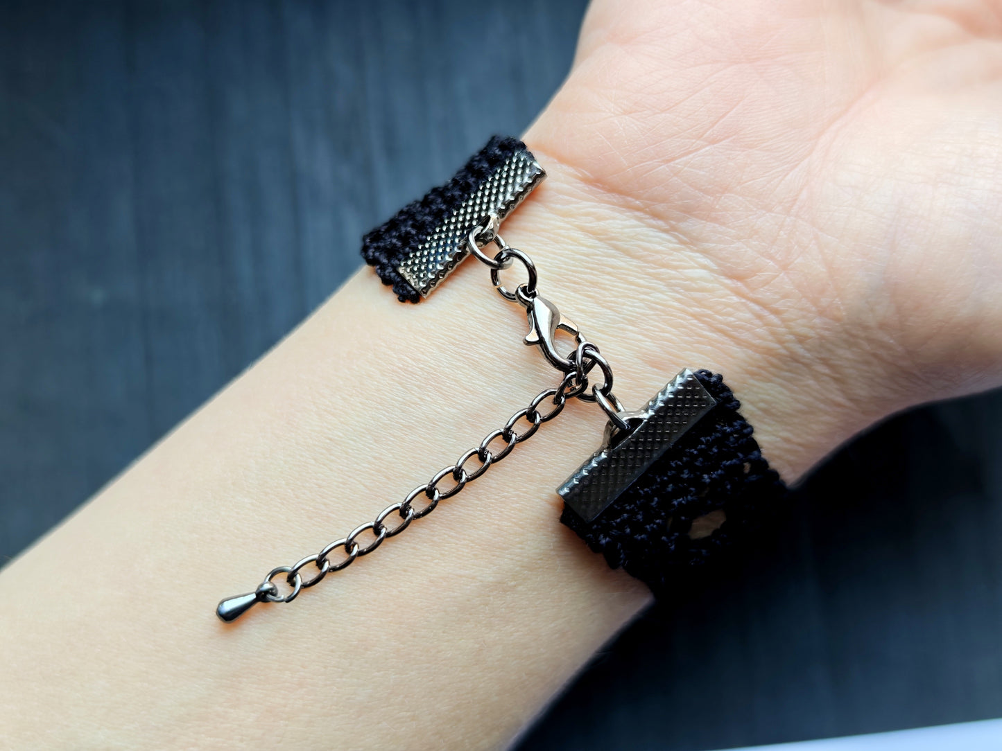 Crochet tree bracelet with a labradorite gemstone