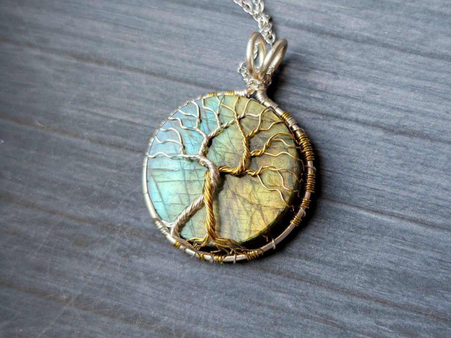 Fantasy inspired pendant: The Two Trees