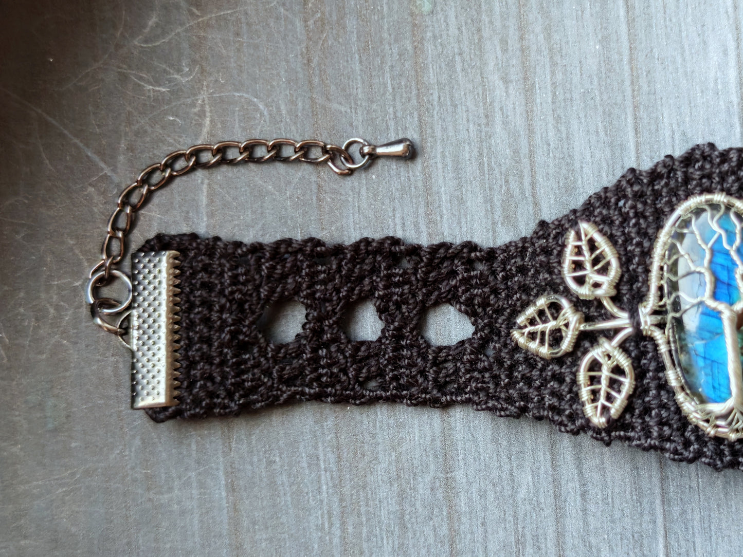 Crochet tree bracelet with a labradorite gemstone