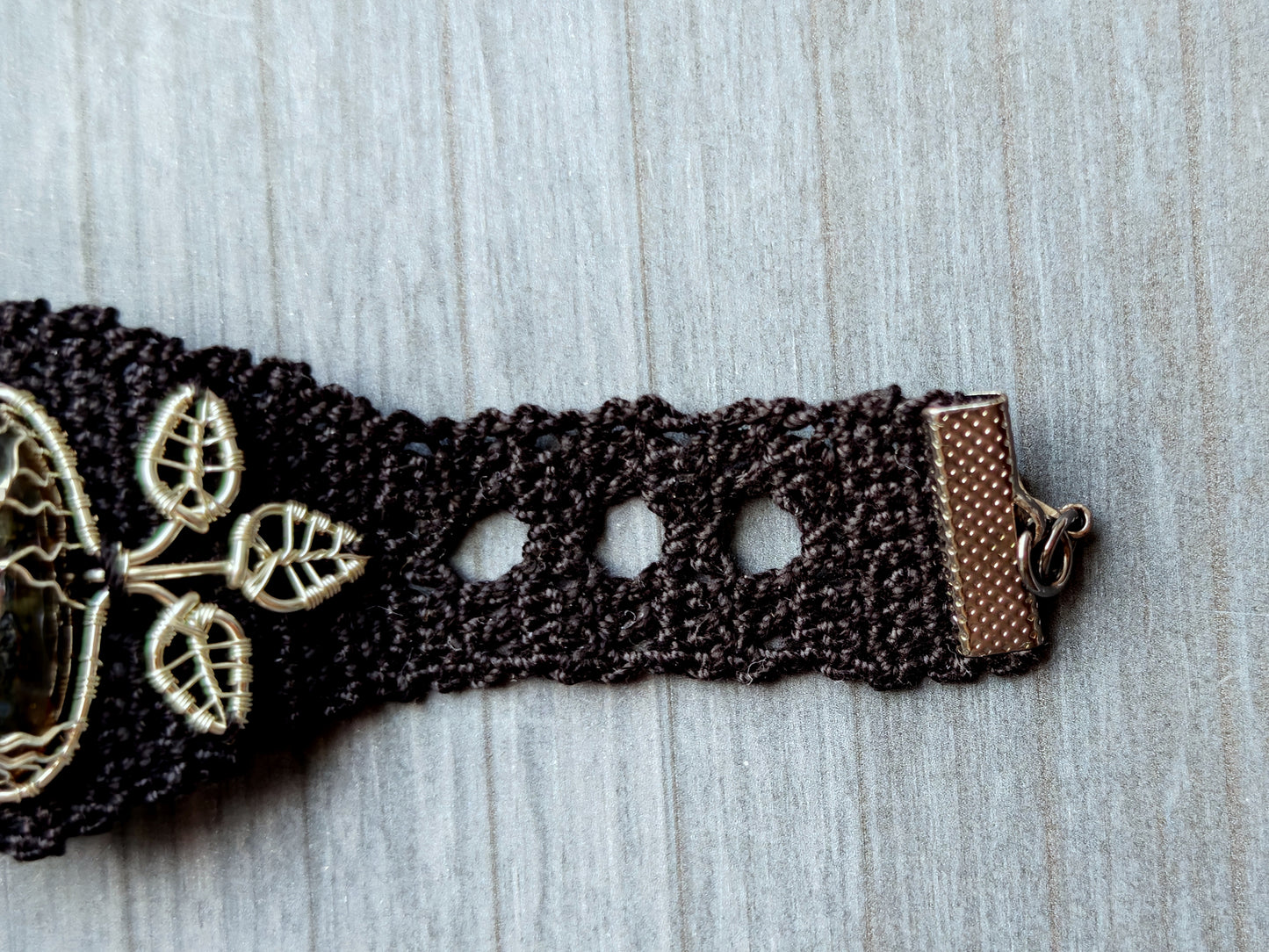 Crochet tree bracelet with a labradorite gemstone