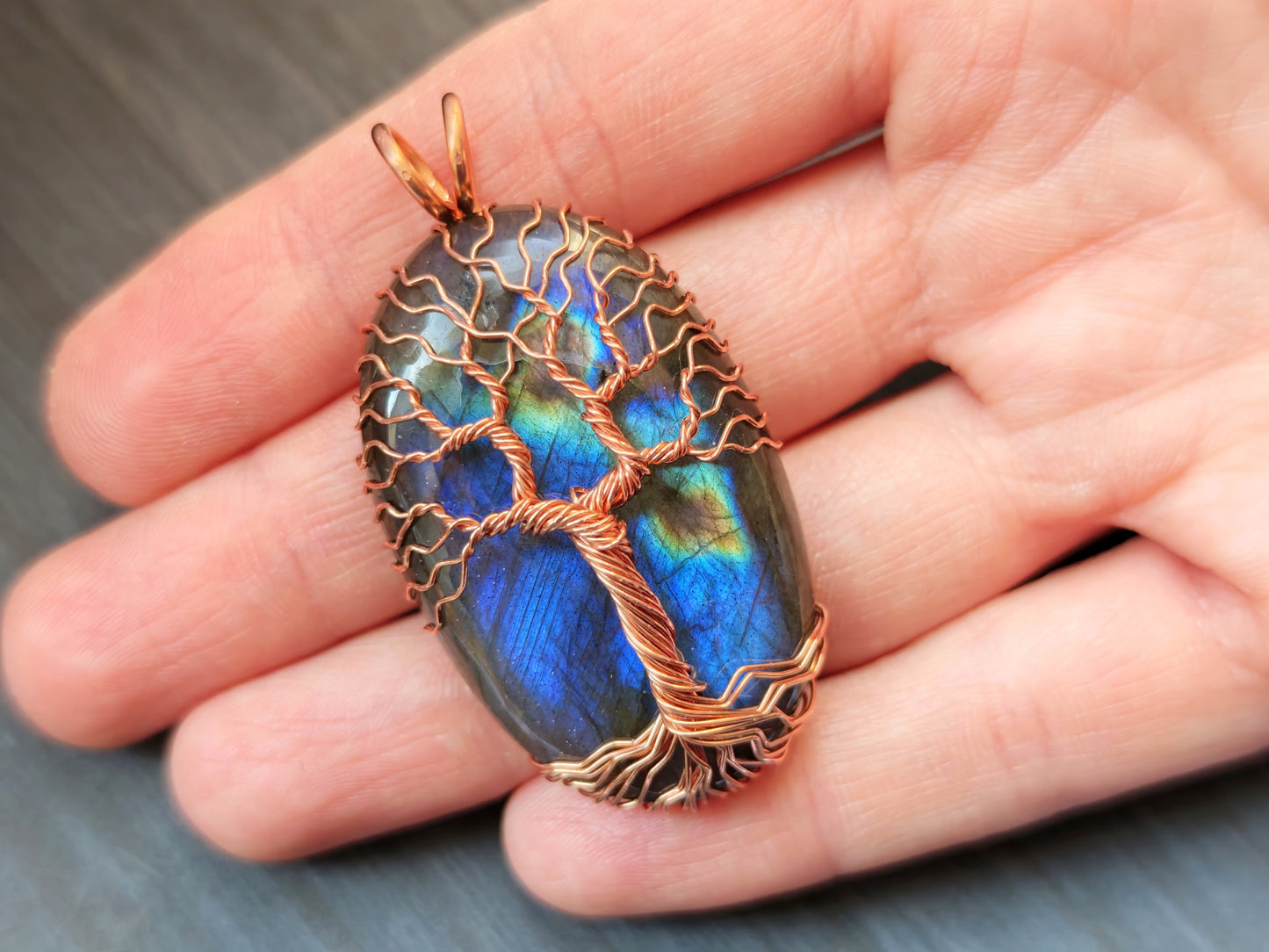 Tree pendant with a labradorite gemstone